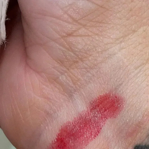 PERSONA E- BALM TINTED LIP HYDRATION IN THE COLOR MANIFEST - Picture 8 of 8